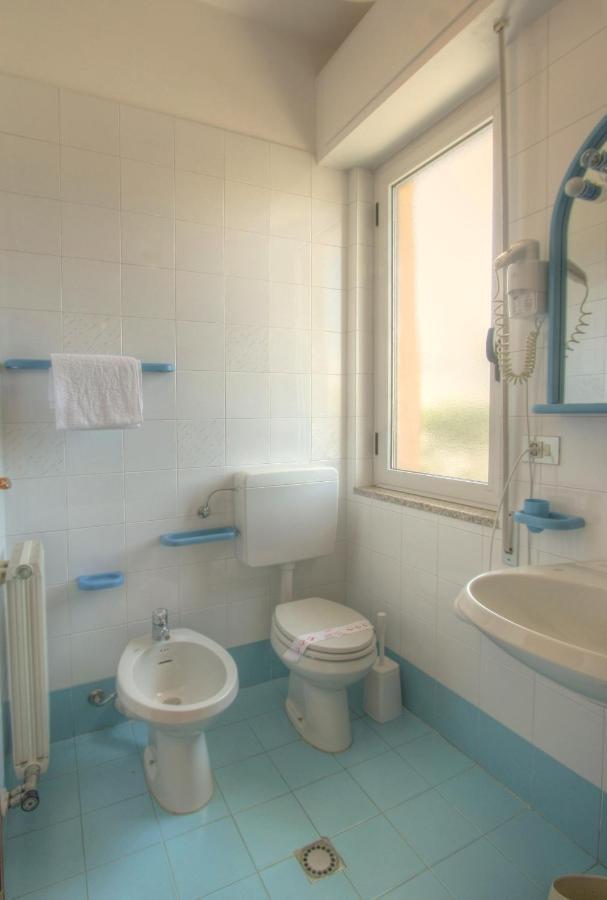 Residence Bellevue Apartments Pietra Ligure Zimmer foto